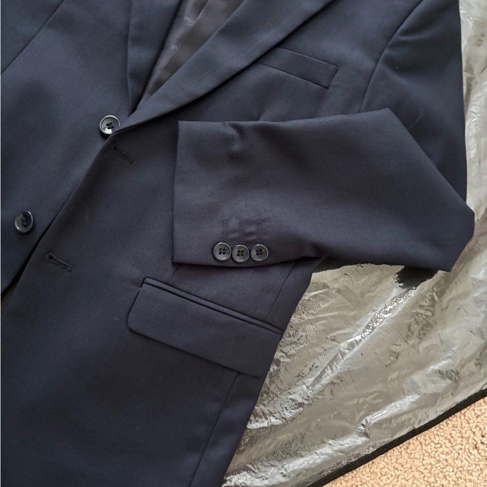 Boys 3 piece Navy suit 10-12 - Picture 12 of 16